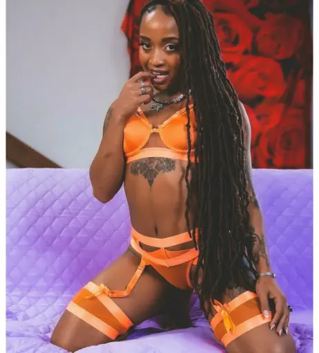 Image 12430948 from Mena Carlisle