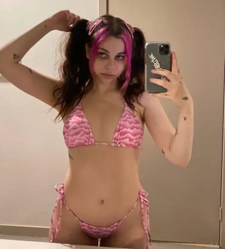 Image 12355654 from Ellise