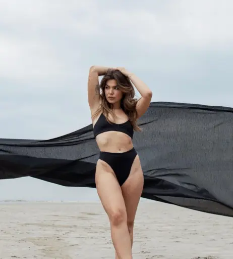 Image 12353288 from Abbey Hoes