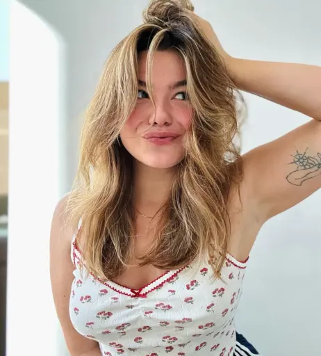 Image 12353265 from Abbey Hoes