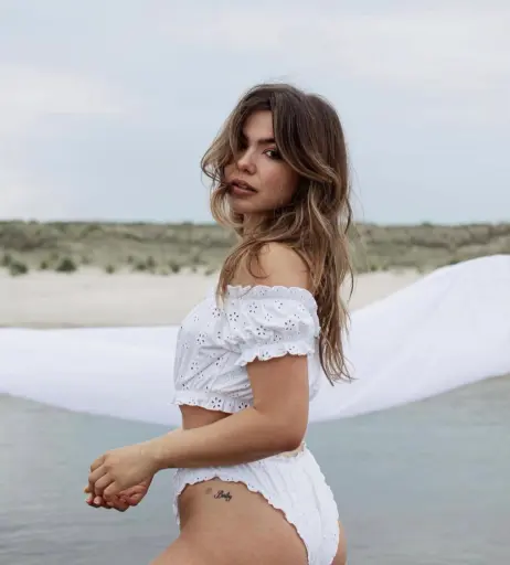 Image 12353255 from Abbey Hoes