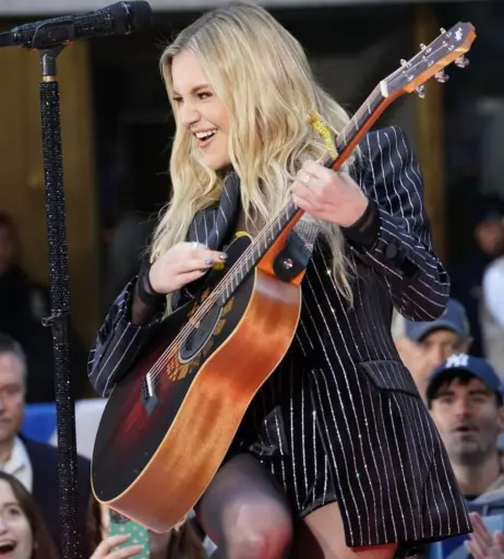 Image 12340179 from Kelsea Ballerini