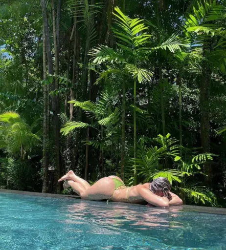 Image 12312816 from Nikita Simpson