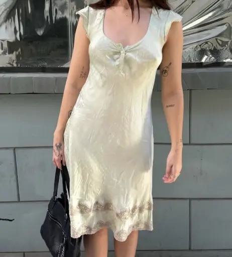 Image 12321161 from Mae Muller