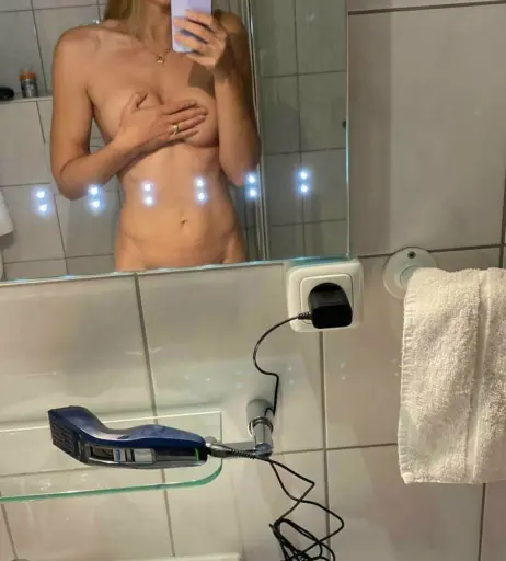 Image 12335335 from Sofia Maas /  RosaSulivan