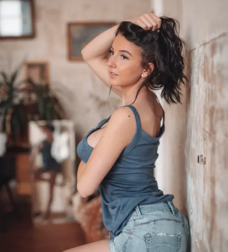 Image 12276932 from Laurine