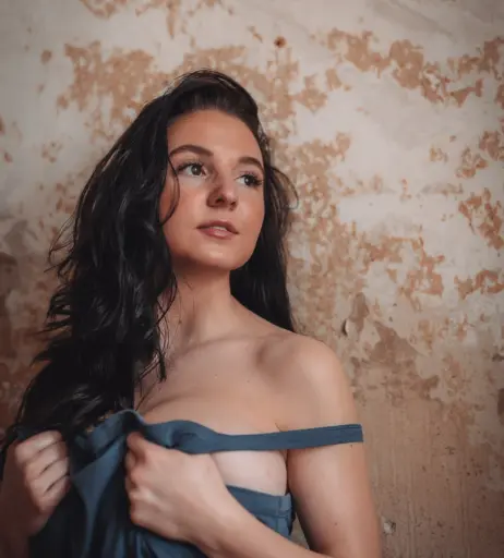 Image 12276943 from Laurine