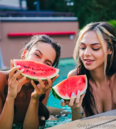 Image 12281305 from foxylauragirl