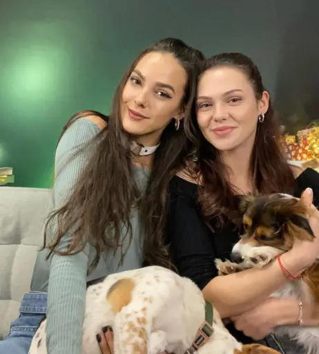 Image 12281298 from foxylauragirl