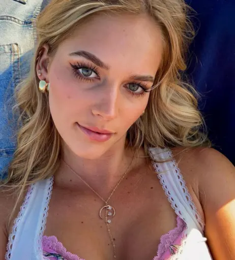 Image 12119286 from Luna Loyd