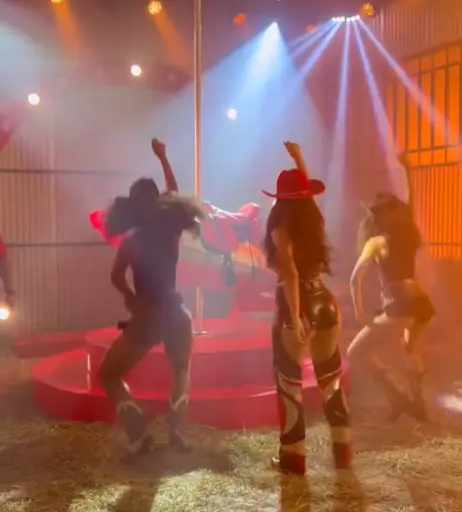 Image 12127317 from Julia Gomes