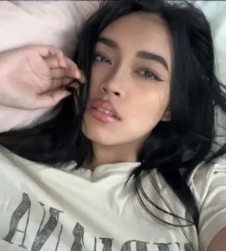 Image 12126028 from Ywuria