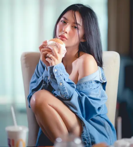 Image 12135356 from Tharinton Donmuenstri / nimtharin