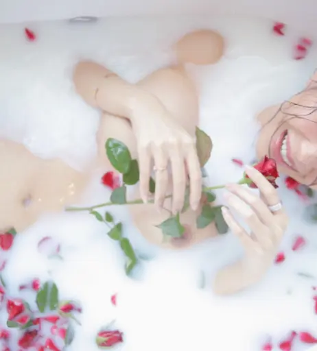 Image 12135346 from Tharinton Donmuenstri / nimtharin