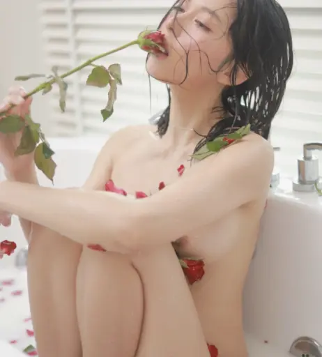 Image 12135345 from Tharinton Donmuenstri / nimtharin