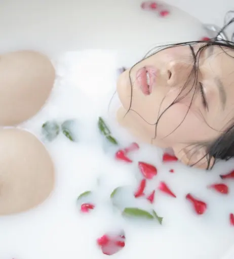 Image 12135344 from Tharinton Donmuenstri / nimtharin