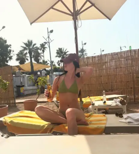 Image 12059556 from @oliviarcox