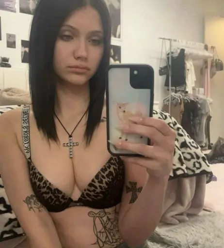 Image 12067952 from cigarettekitten / cigacat / milavanilla