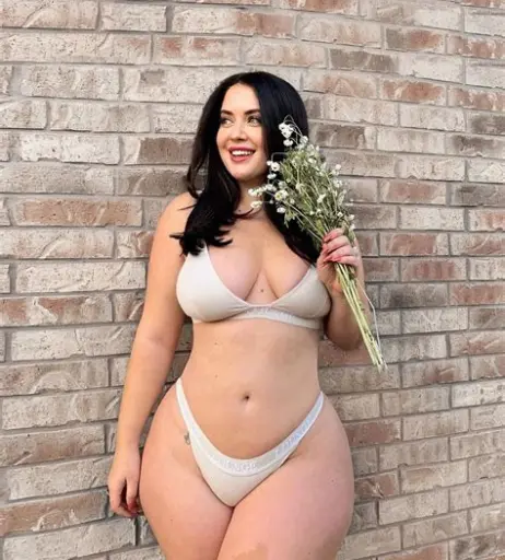 Image 12066840 from Holly Luyah