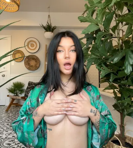 Image 12041602 from lunaelliee - bvchfvce