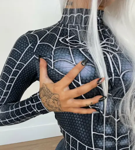 Image 12041651 from lunaelliee - bvchfvce