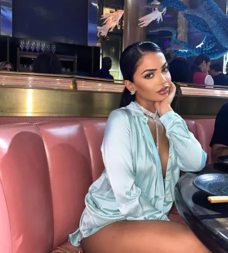 Image 12038178 from Aneeqa Farid