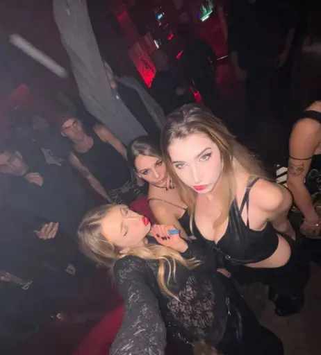 Image 12035566 from Livia De Luca / LaLoviaa / quelaag92 [Busty Italian]