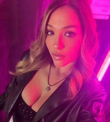 Image 12035559 from Livia De Luca / LaLoviaa / quelaag92 [Busty Italian]