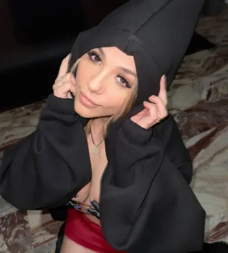 Image 12035574 from Livia De Luca / LaLoviaa / quelaag92 [Busty Italian]