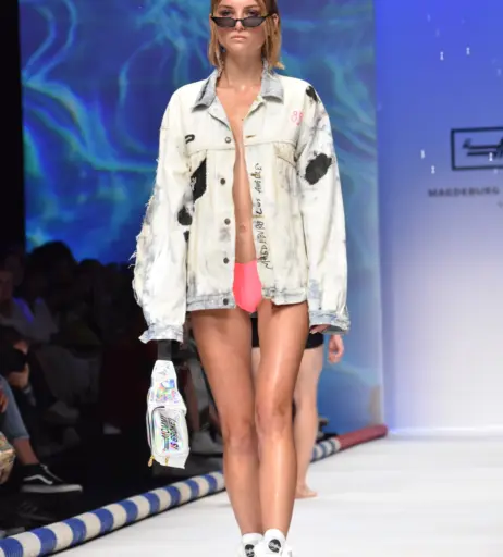 Image 12033821 from Julia Wulf / juleslw / julesslw