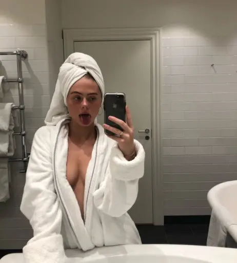 Image 12033433 from Aja Viola (@violas)