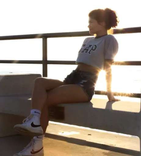 Image 12004794 from ciggybae / homeskilla_whitnit / Zendaya lookalike