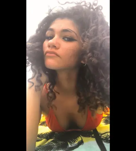 Image 12004756 from ciggybae / homeskilla_whitnit / Zendaya lookalike