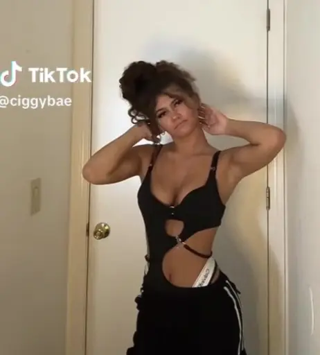 Image 12004744 from ciggybae / homeskilla_whitnit / Zendaya lookalike