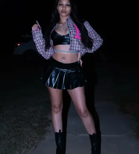 Image 12003702 from SheIsBlake