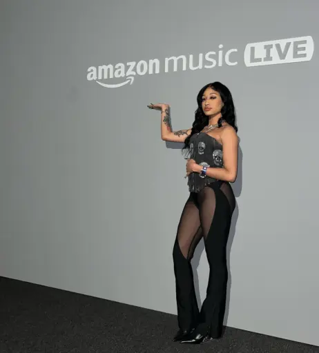 Image 12003687 from SheIsBlake