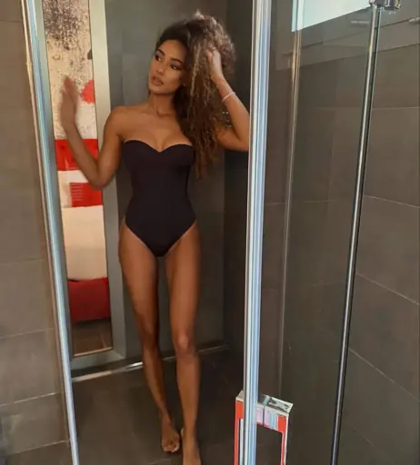 Image 12093297 from Samira Lui