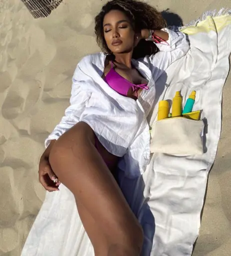 Image 12093261 from Samira Lui