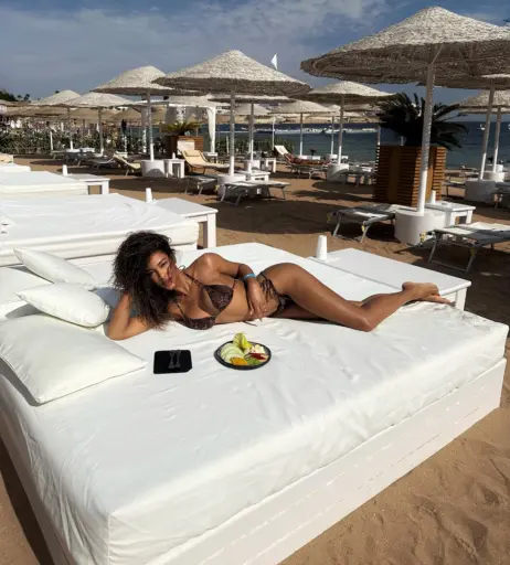 Image 12093246 from Samira Lui