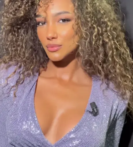 Image 12093271 from Samira Lui