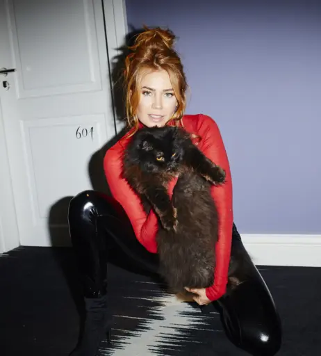 Image 1861075 from Palina Rojinski