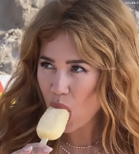 Image 1834141 from Palina Rojinski