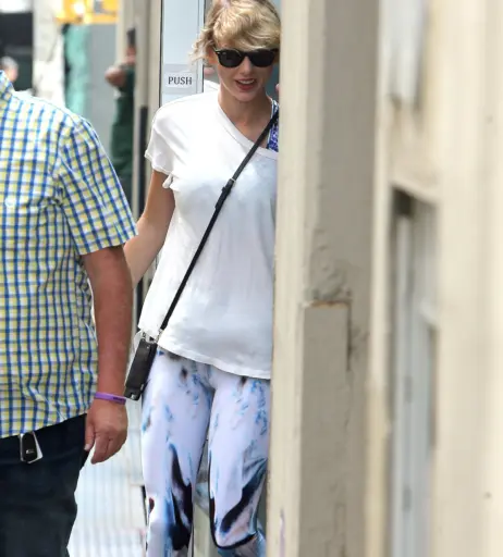 Image 1832655 from Taylor Swift