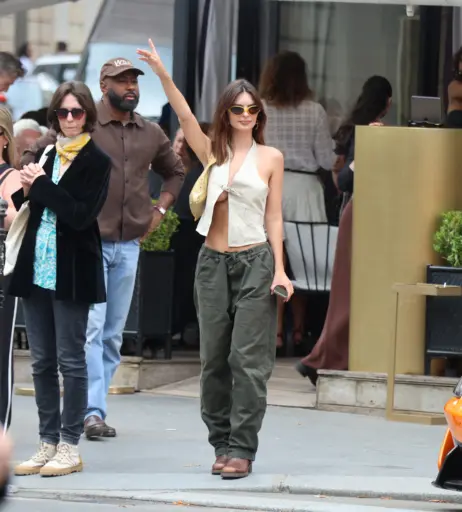 Image 1825802 from Emily Ratajkowski