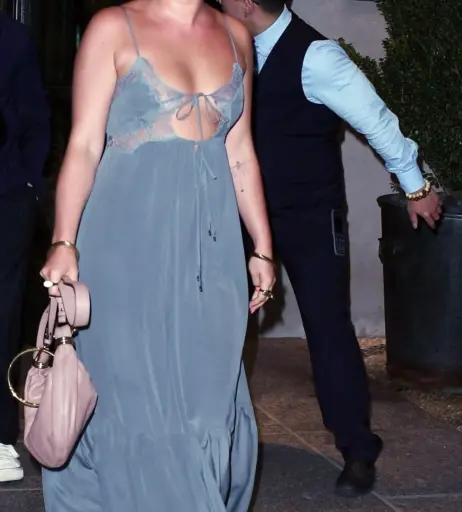 Image 1826788 from Florence Pugh