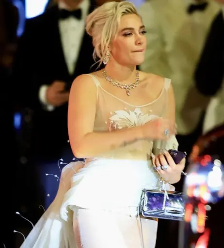 Image 1826386 from Florence Pugh