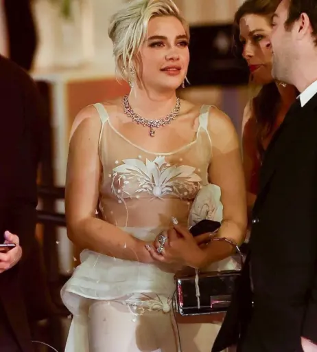 Image 1826355 from Florence Pugh