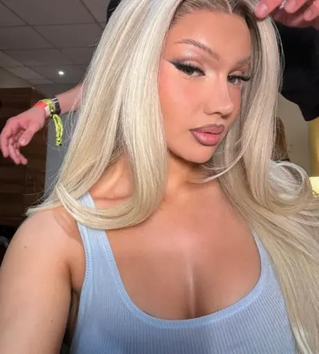 Image 1824811 from Shirin David