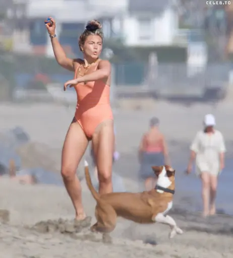 Image 1821769 from Florence Pugh