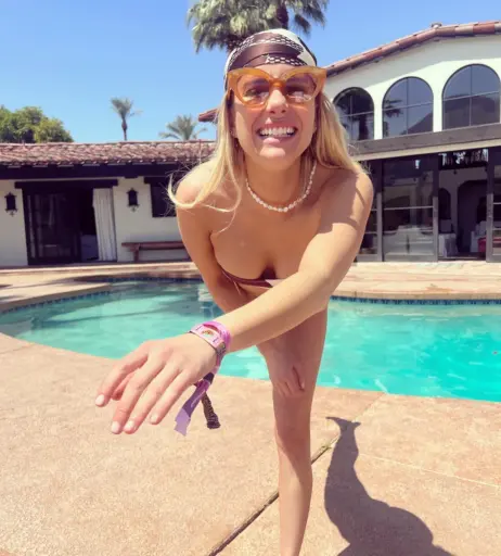 Image 1821702 from Emma Roberts